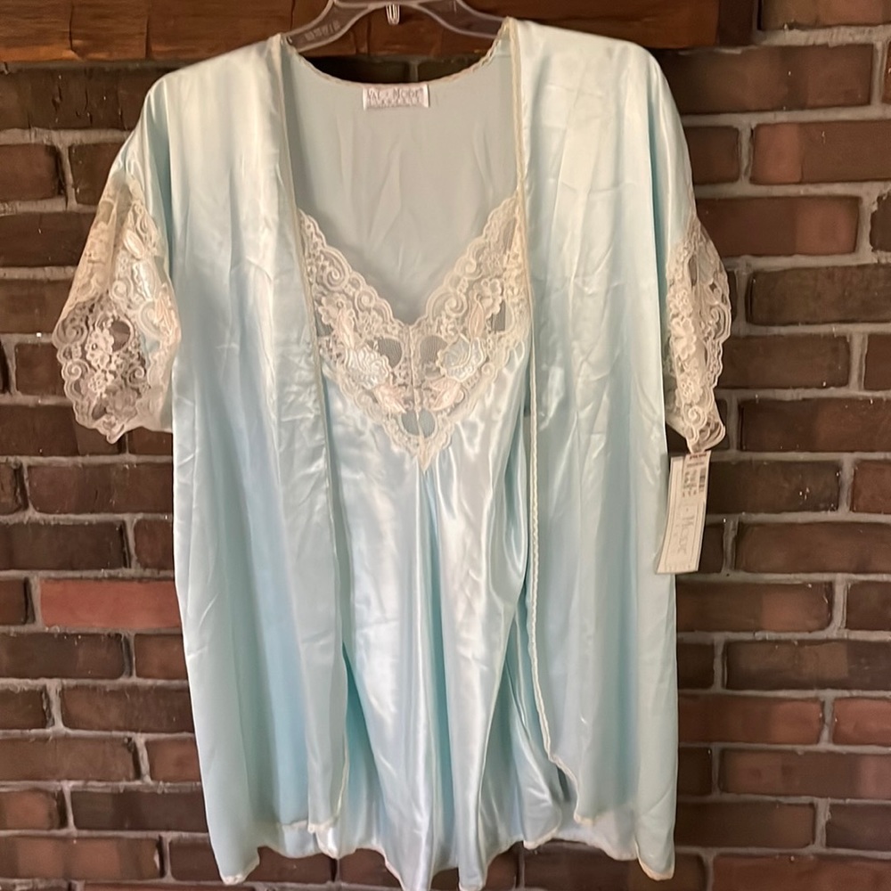 Two piece beautiful Val Mode lingerie